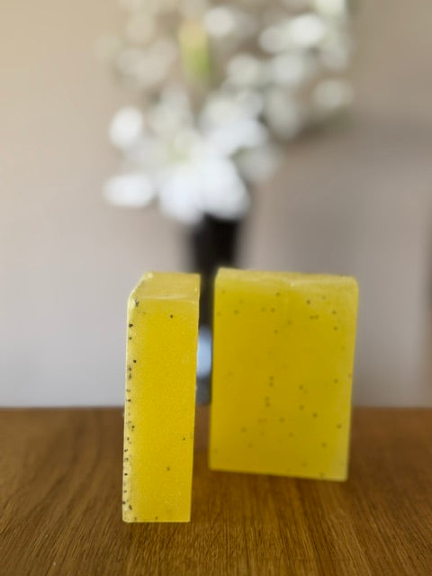 Zitronen-Peeling-Seife – Handgemachte vegane Glycerinseife